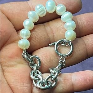 Lustrous Pearl and Silver Chain Bracelet